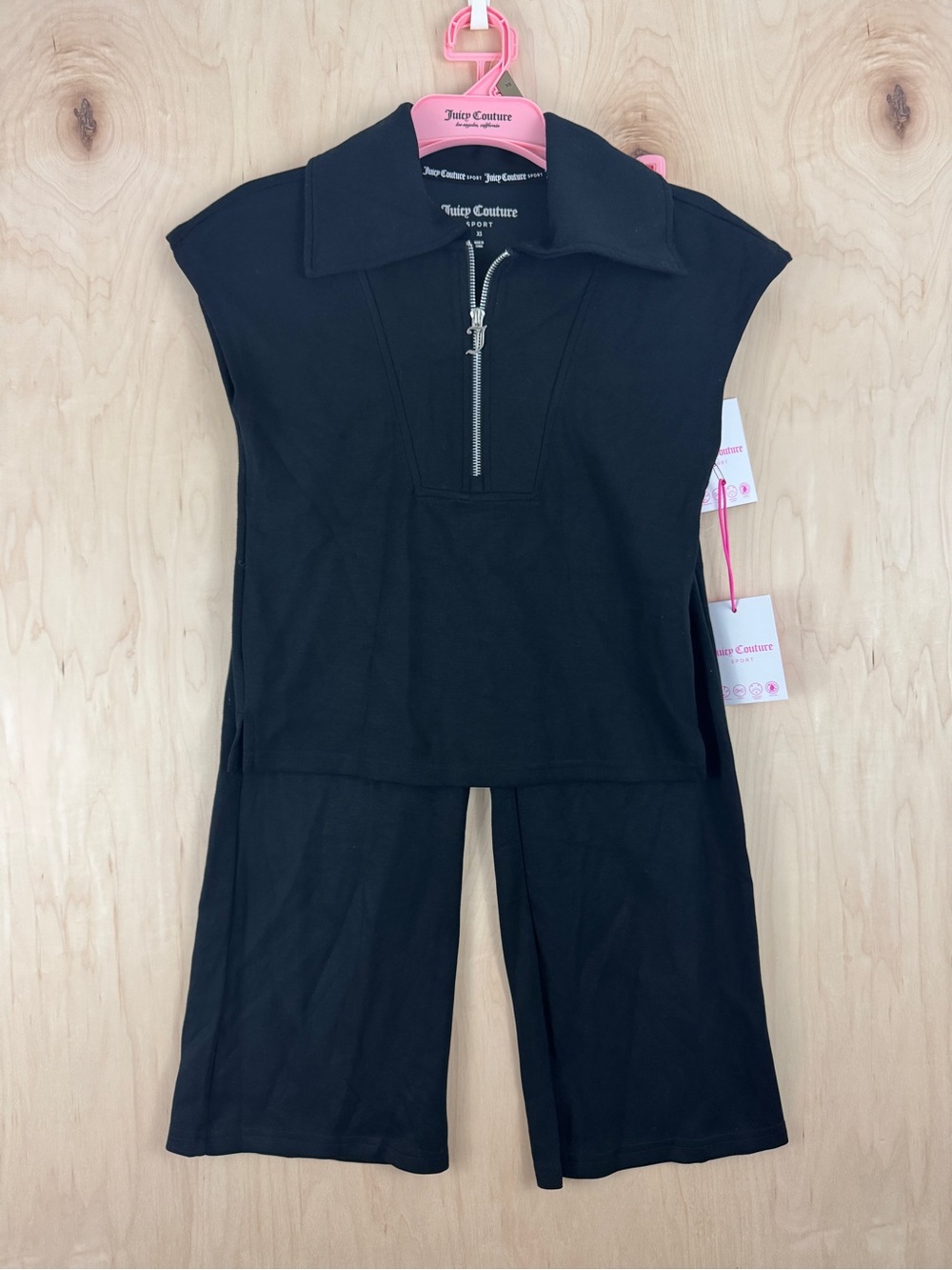 Juicy Couture Sport Two Piece Black Gaucho Capri Set Size XS NWT